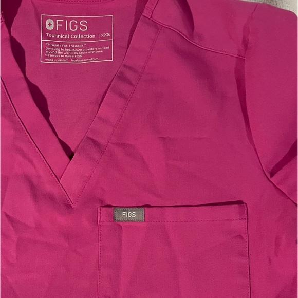 FIGS Scrub Top . - Picture 3 of 3